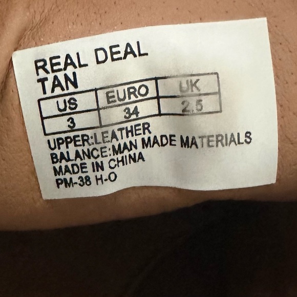 Kenneth Cole Reaction Desert Sun Suede Chukkas (SH84) - Picture 10 of 10